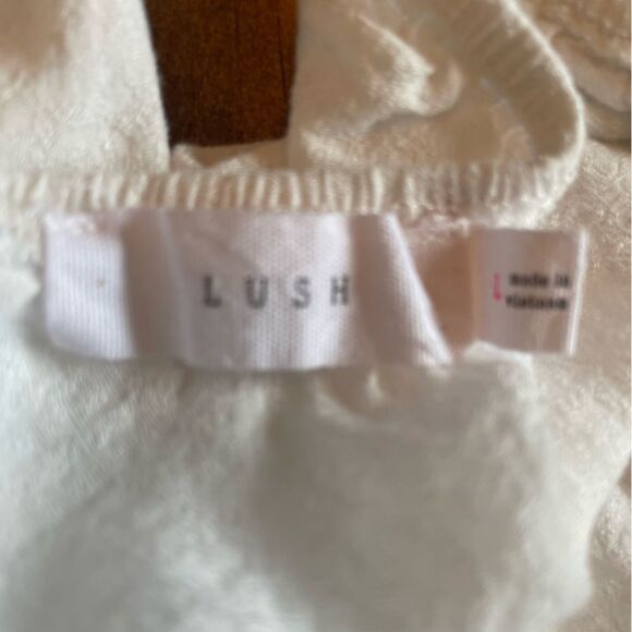 Lush flutter sleeve soft white blouse with tassels size L - Picture 4 of 4